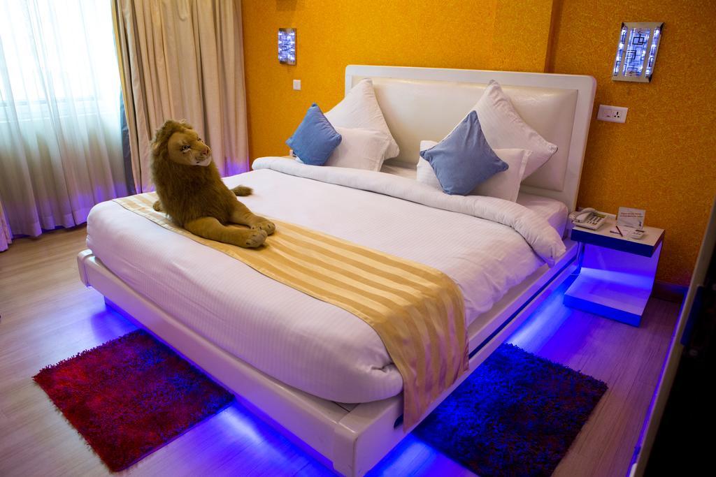 Royal Penguin Boutique Hotel & Spa Catmandu Exterior foto